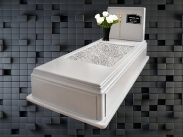 Plastikowy pomnik cmentarny